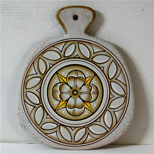 Tagliere sottopentola, rosa Malatestiana, in ceramica dipinto a mano