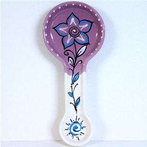  Poggiamestolo moderno viola con fiore azzurro e bianco in ceramica dipinto a mano